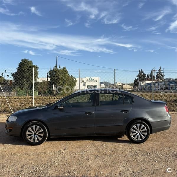 Begagnad Seat Leon Reference 90 HK (66 kW) 2013 Svart Sedan