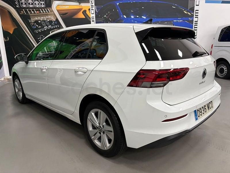 Usado VW Golf VIII Life 130 CV (95 kW) 2023 Blanco Berlina