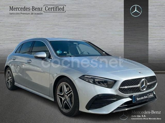 Usado Mercedes A180 136 CV (100 kW) 2024 Gris / plata Berlina