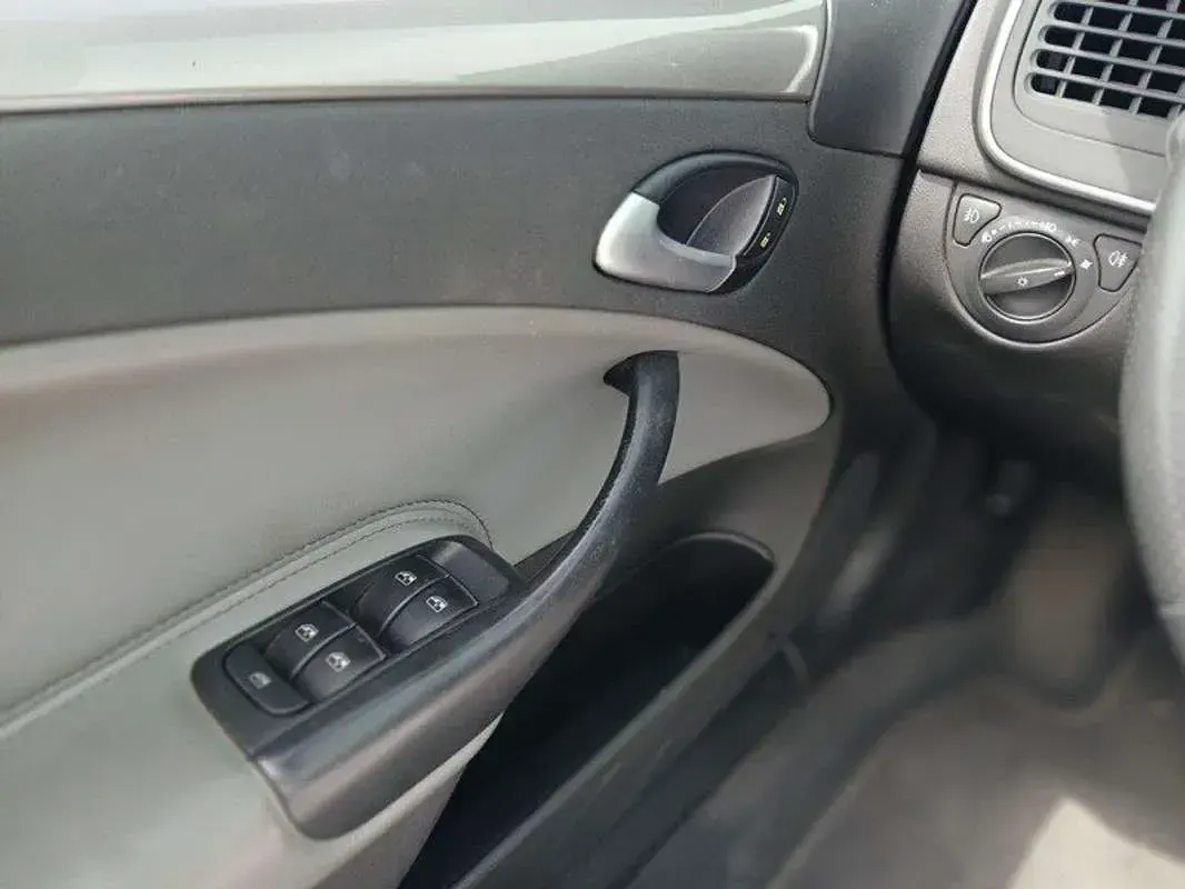 Usado Saab 9-3 Vector 175 CV (128 kW) 2009 Gris Descapotable