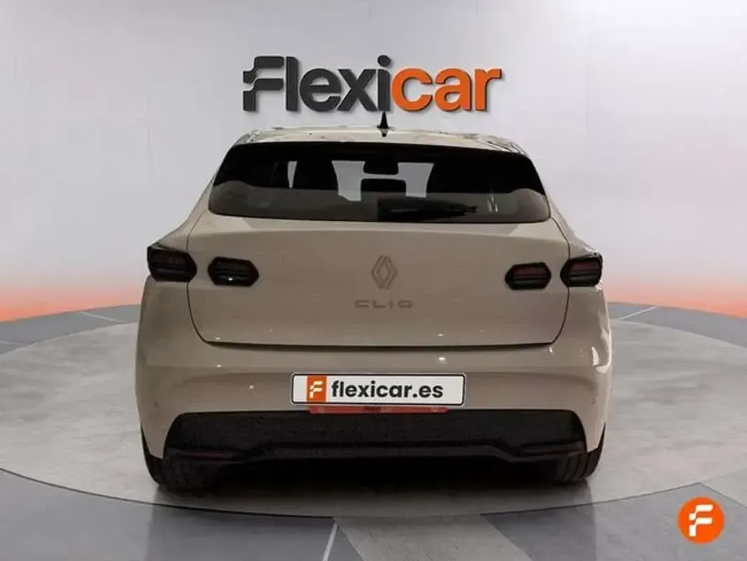 Usado Renault Clio Evolution 114 CV (83 kW) 2026 Blanco Utilitario