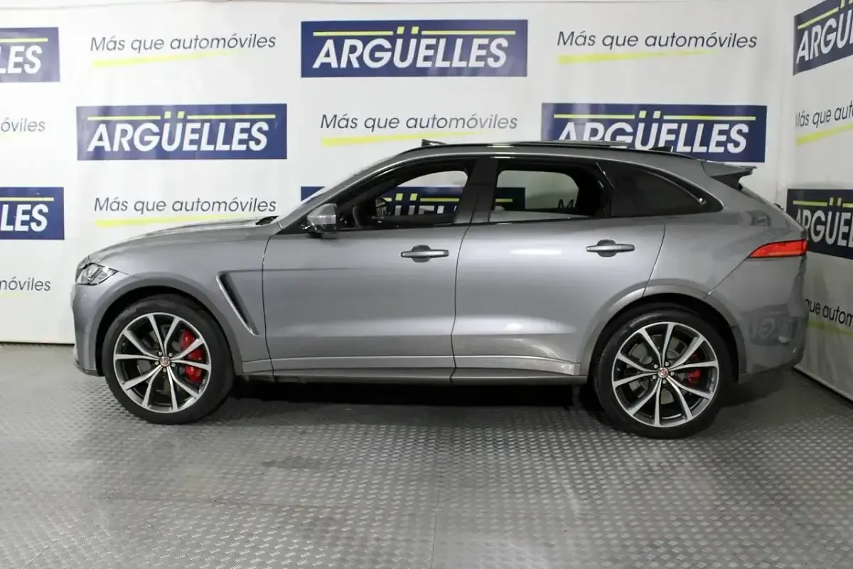 Usado Jaguar F-Pace SVR 551 CV (405 kW) 2020 Gris / plata SUV