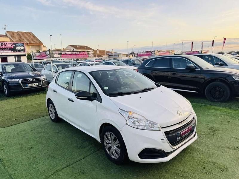 Usado Peugeot 208 Style 75 CV (55 kW) 2017 Blanco Utilitario