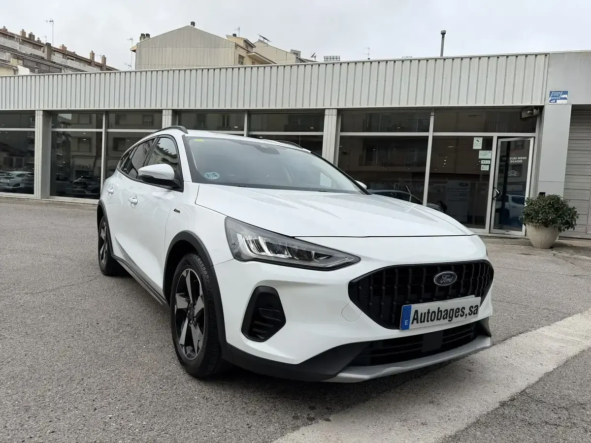 Usado Ford Focus Active 115 CV (84 kW) 2022 Blanco Familiar