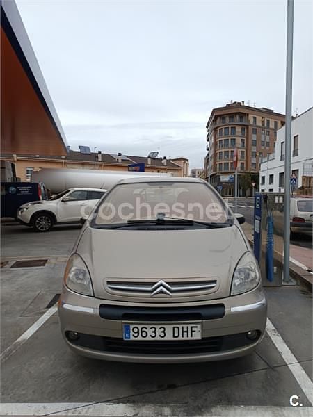 Usado Citroën Xsara Picasso Exclusive 90 CV (66 kW) 2005 Beige Monovolumen
