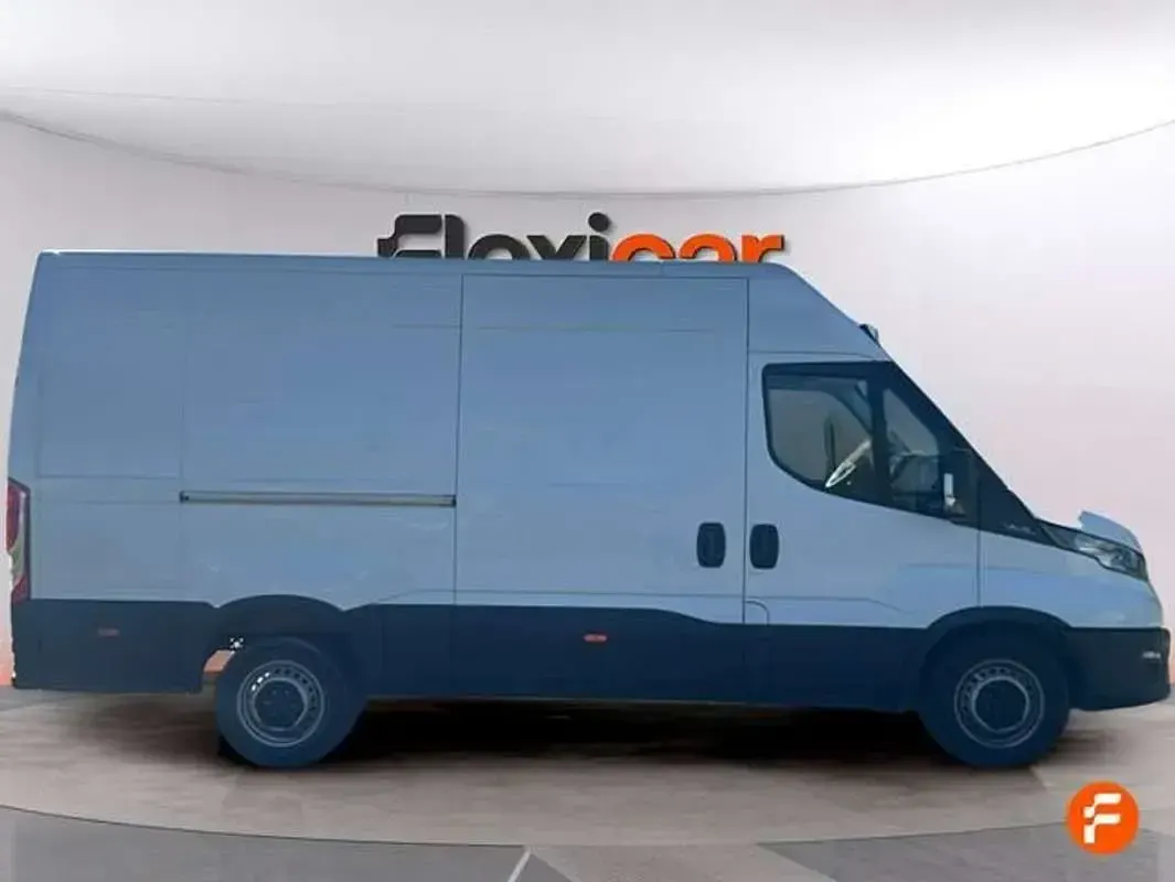 Usado Iveco Daily 156 CV (114 kW) 2023 Blanco Van