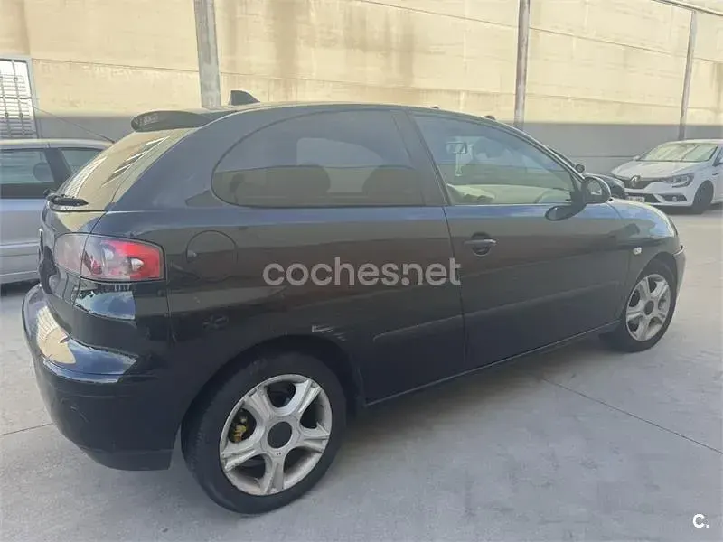 Usado Seat Ibiza 100 CV (73 kW) 2005 Negro Utilitario