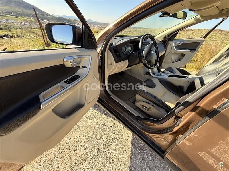 Usado Volvo XC60 Kinetic 185 CV (136 kW) 2009 Beige SUV