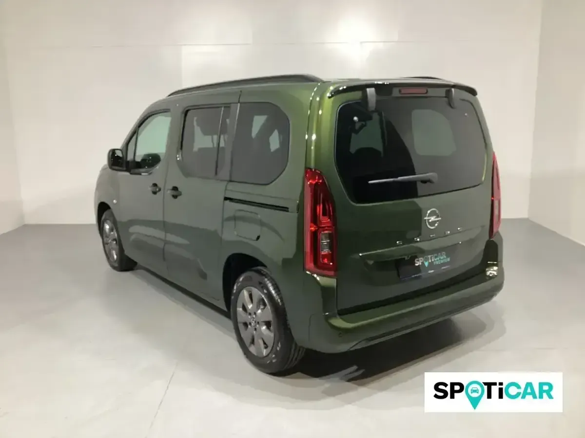 Nuevo Opel Combo 101 CV (74 kW) 2026 Verde Monovolumen