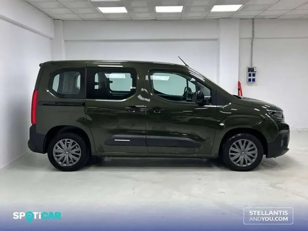 Usado Citroën Berlingo 103 CV (75 kW) 2025 Verde Monovolumen