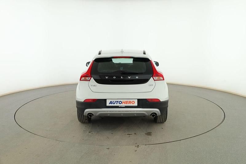 Usado Volvo V40 CC Momentum 150 CV (110 kW) 2016 Blanco Familiar