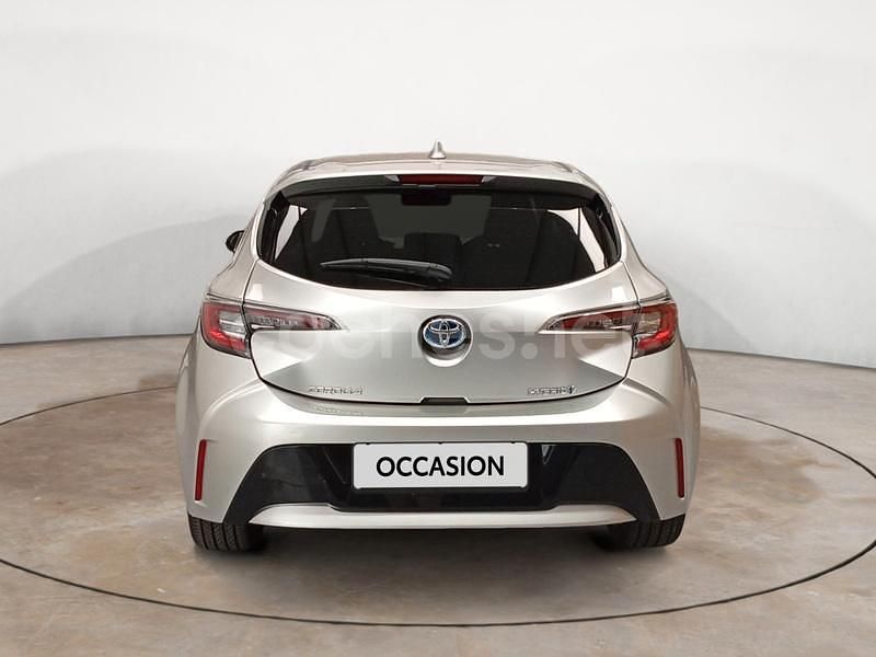Usado Toyota Corolla Active 122 CV (89 kW) 2020 Gris / plata Berlina