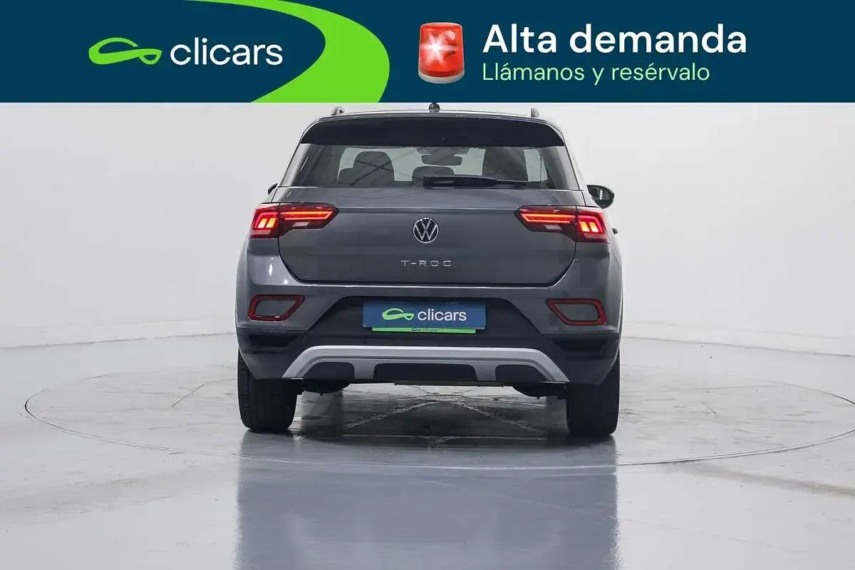 Usado VW T-Roc Life 116 CV (85 kW) 2022 Gris SUV