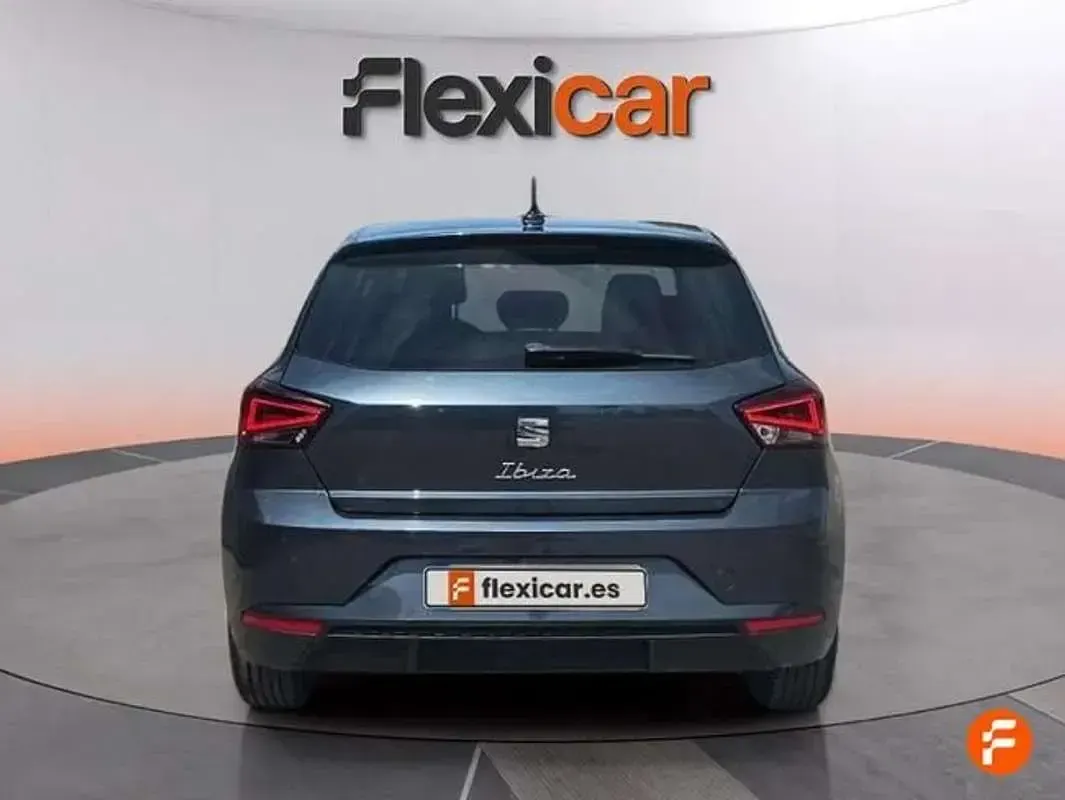Usado Seat Ibiza XCELLENCE 116 CV (85 kW) 2024 Gris Utilitario