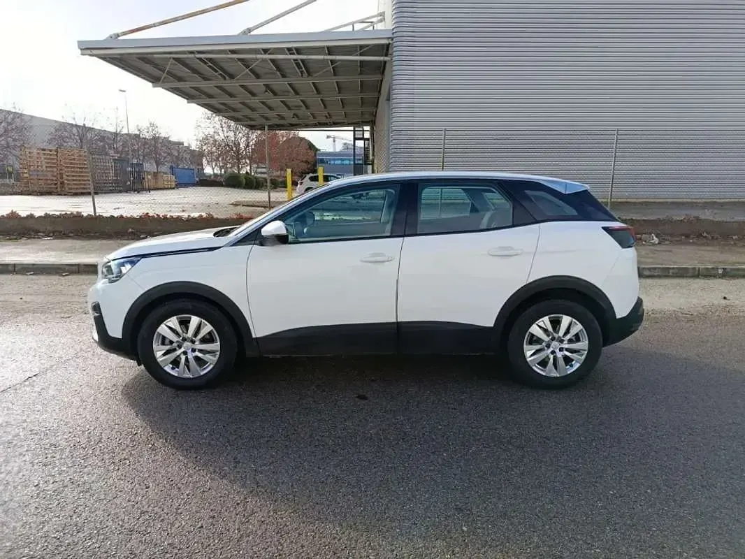 Usado Peugeot 3008 Active 131 CV (96 kW) 2019 Blanco SUV
