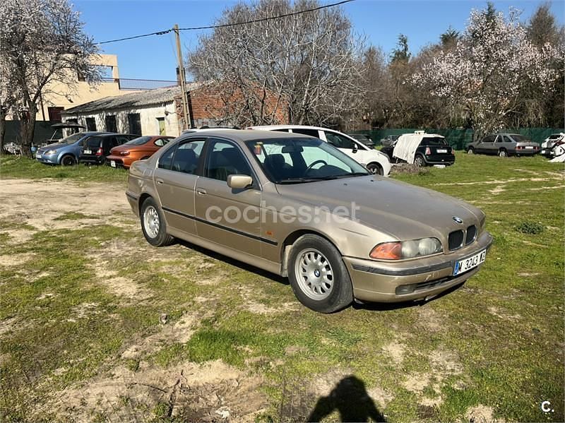 Usado BMW 523 170 CV (125 kW) 1999 Beige Berlina