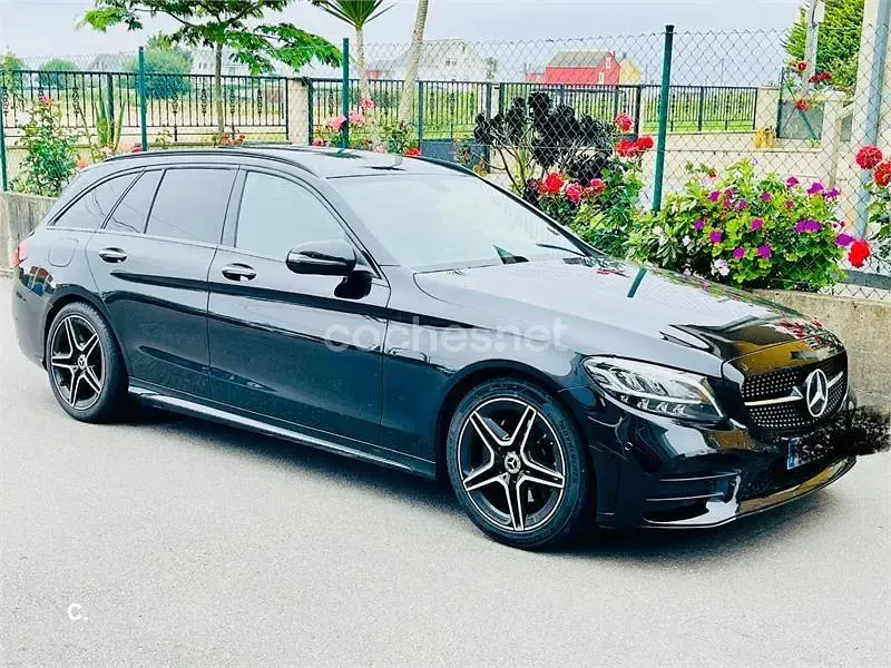 Usado Mercedes C220 170 CV (125 kW) 2019 Negro Familiar