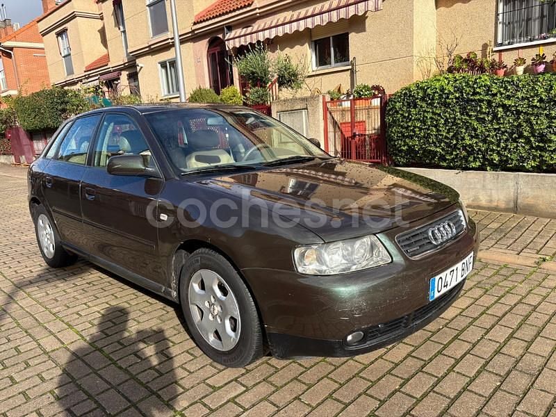 Usado Audi A3 Ambiente 150 CV (110 kW) 2001 Marrón Berlina