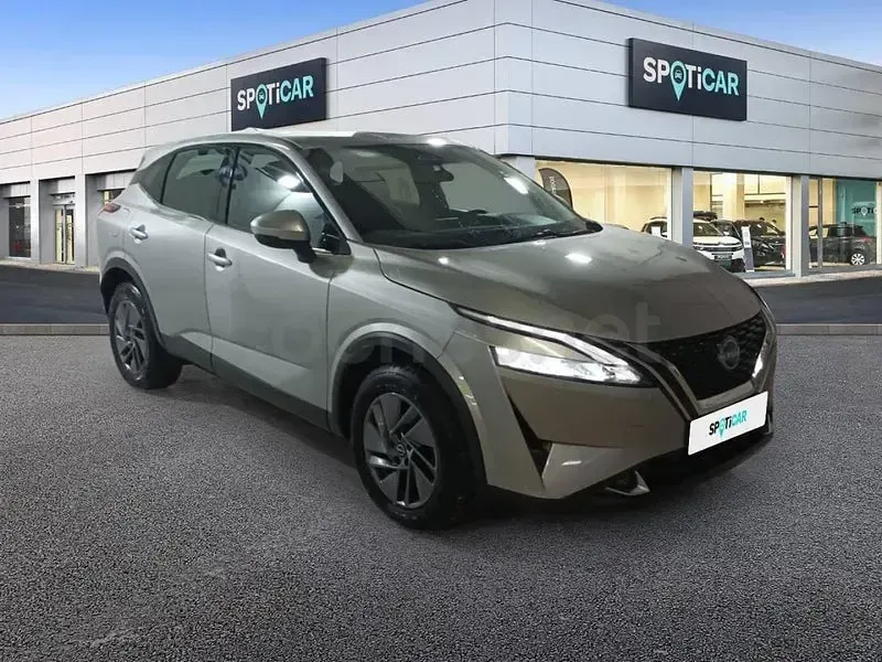 Usado Nissan Qashqai Acenta 158 CV (116 kW) 2023 Gris / plata SUV