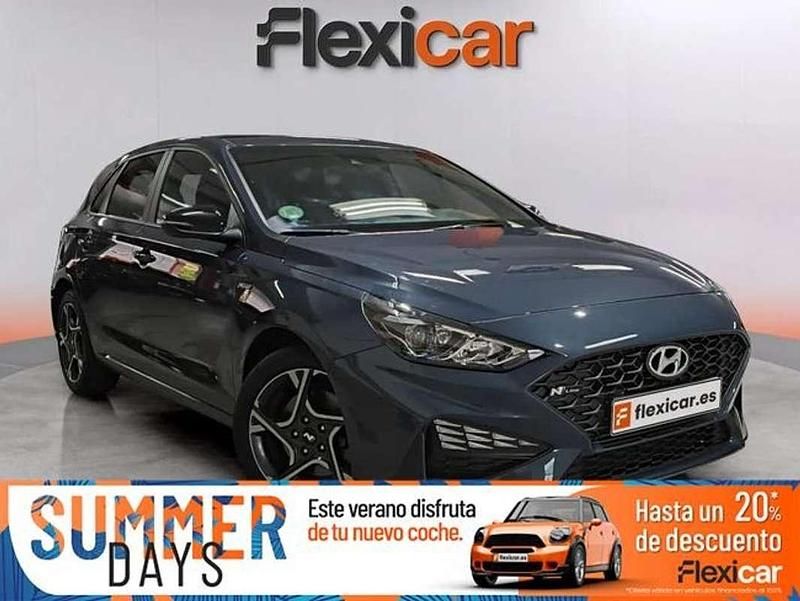 Gris Usado 2023 Hyundai i30 N Line Berlina | 16.890 € (Buen precio) - Imagen 1/4