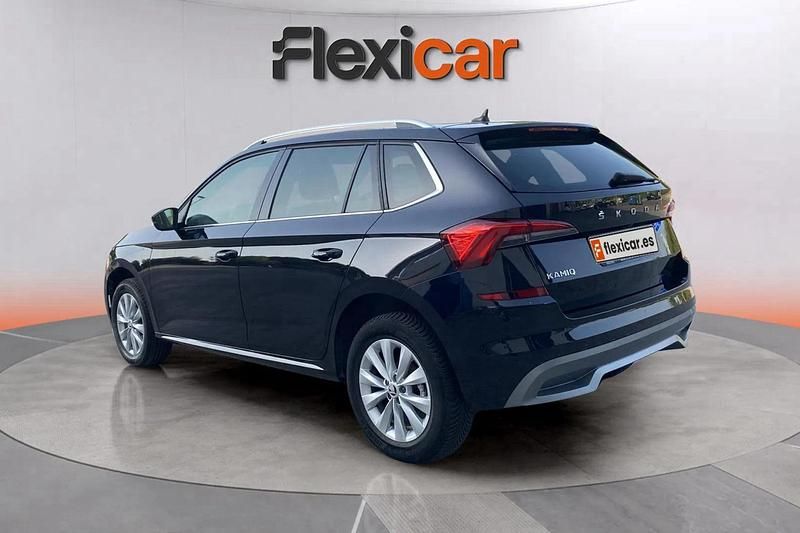Usado Skoda Kamiq Ambition 90 CV (66 kW) 2022 Negro SUV