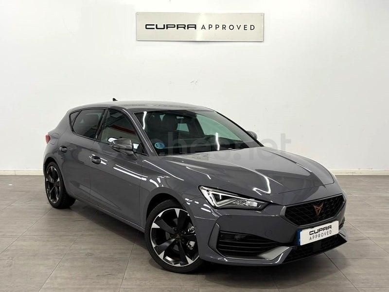 Usado Cupra Leon 150 CV (110 kW) 2024 Gris / plata Berlina