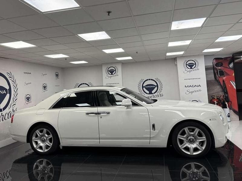 Usado Rolls Royce Ghost 571 CV (419 kW) 2012 Blanco Berlina