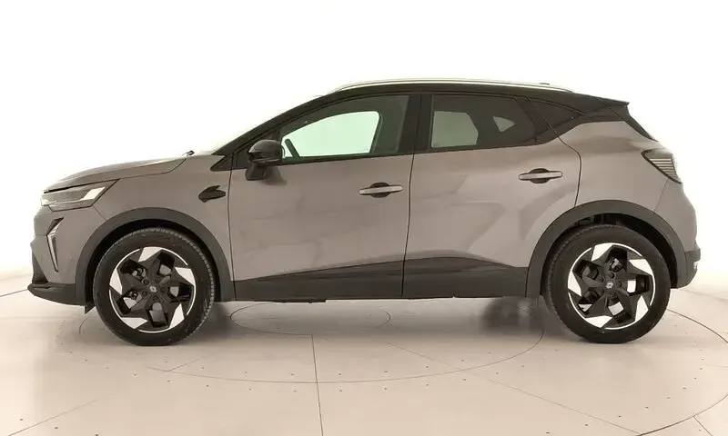 Usado Renault Captur Techno 100 CV (73 kW) 2025 Gris SUV