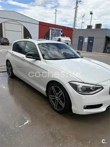 Usado BMW 118 Sport Line 143 CV (105 kW) 2012 Blanco Utilitario