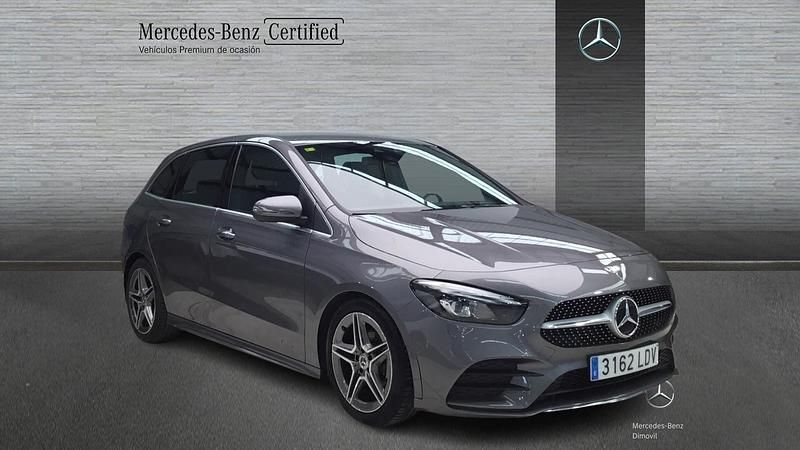 Usado Mercedes B180 AMG line 136 CV (100 kW) 2019 Gris montaña Monovolumen