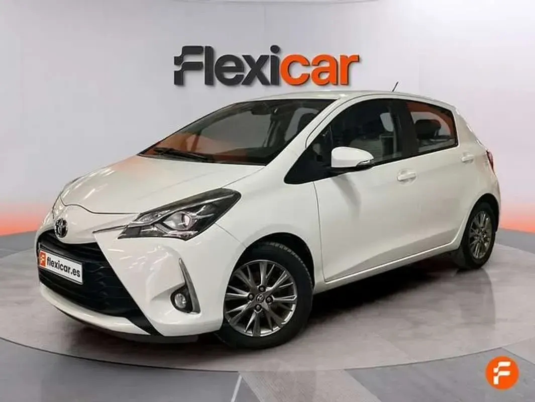 Usado Toyota Yaris Active 69 CV (50 kW) 2019 Blanco Utilitario