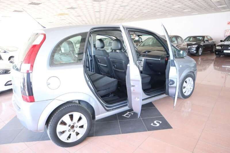 Gris / plata Usado 2005 Opel Meriva Essentia Monovolumen | 3100 € (Precio justo) - Imagen 1/4
