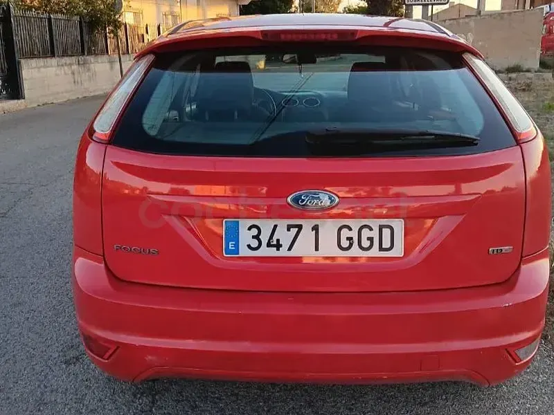 Usado Ford Focus Titanium 115 CV (84 kW) 2008 Rojo Berlina