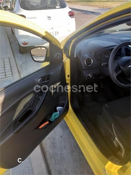 Usado Ford Ka Plus Ultimate 85 CV (62 kW) 2017 Amarillo Utilitario
