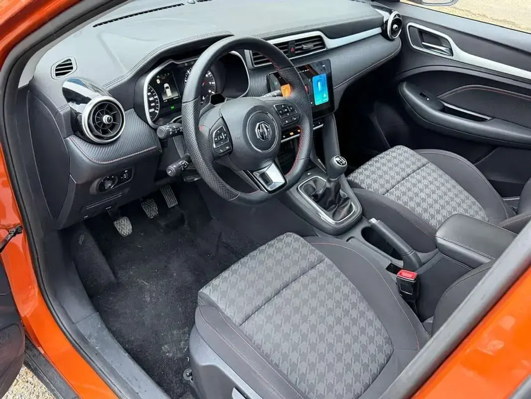 Usado MG ZS Comfort 106 CV (77 kW) 2025 Naranja SUV