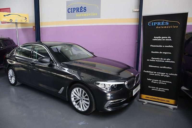 Gris / plata Usado 2019 BMW 530 Comfort Edition Berlina | 35.900 € (Un poco caro) - Imagen 1/4