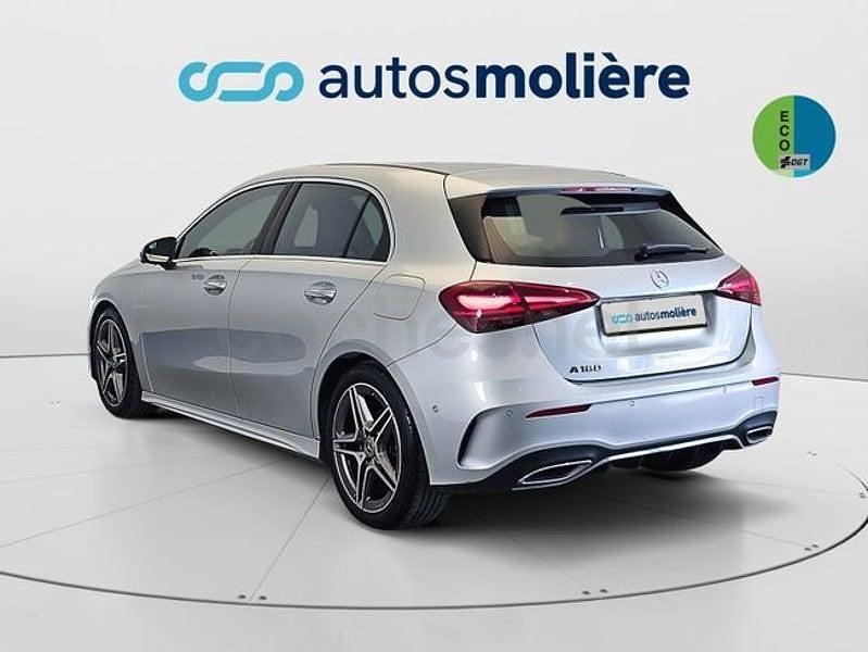 Usado Mercedes A180 136 CV (100 kW) 2023 Gris / plata Berlina