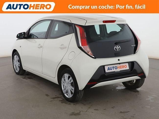 Usado Toyota Aygo X-play 71 CV (52 kW) 2015 Blanco Utilitario