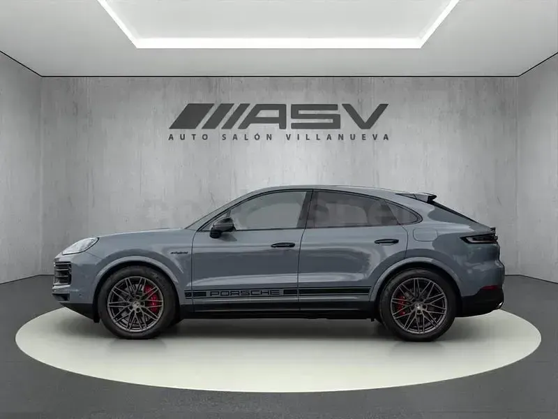 Usado Porsche Cayenne 519 CV (381 kW) 2024 Gris / plata SUV