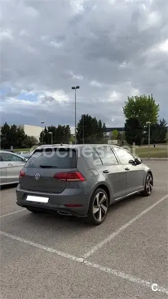 Usado VW Golf VII Advance 116 CV (85 kW) 2018 Gris / plata Berlina