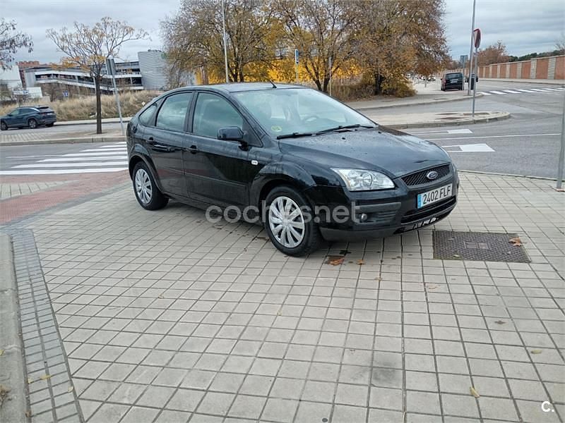 Negro Usado 2007 Ford Focus Trend Berlina | 3000 € (Buen precio) - Imagen 1/4