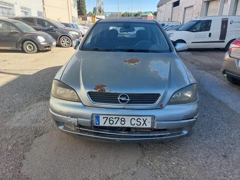 Usado Opel Astra Edition 80 CV (58 kW) 2004 Gris Berlina