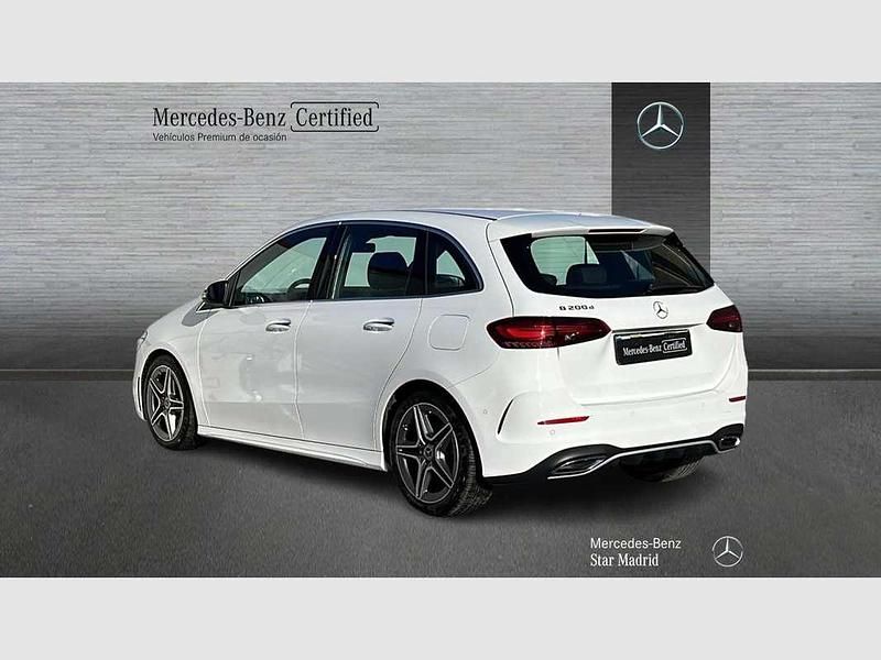 Usado Mercedes B200 150 CV (110 kW) 2025 Blanco Monovolumen