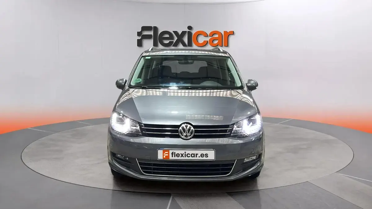 Usado VW Sharan Advance 150 CV (110 kW) 2018 Gris Monovolumen