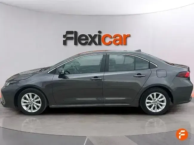 Usado Toyota Corolla Eco 140 CV (102 kW) 2024 Gris Berlina