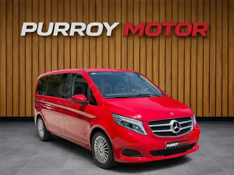Usado Mercedes V220 163 CV (119 kW) 2017 Rojo Monovolumen