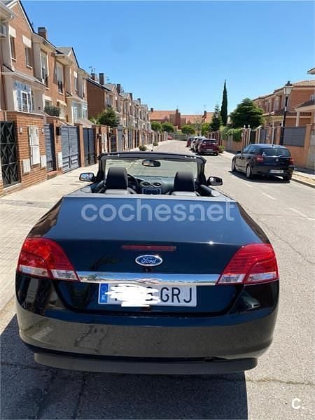 Usado Ford Focus Cabriolet Trend 100 CV (73 kW) 2009 Negro Descapotable