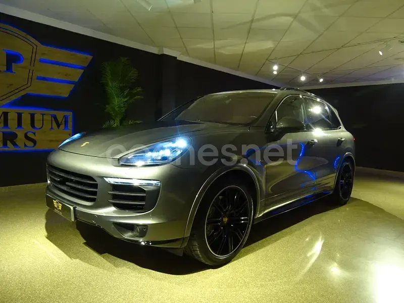 Usado Porsche Cayenne 385 CV (283 kW) 2016 Gris / plata SUV