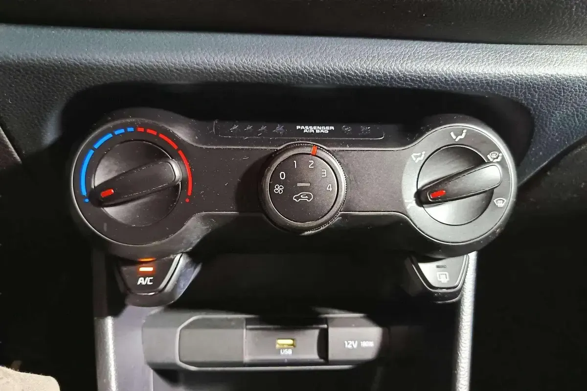 Usado Kia Picanto 67 CV (49 kW) 2021 Azul Utilitario