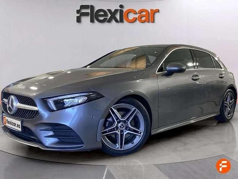 Usado Mercedes A180 136 CV (100 kW) 2022 Gris Utilitario